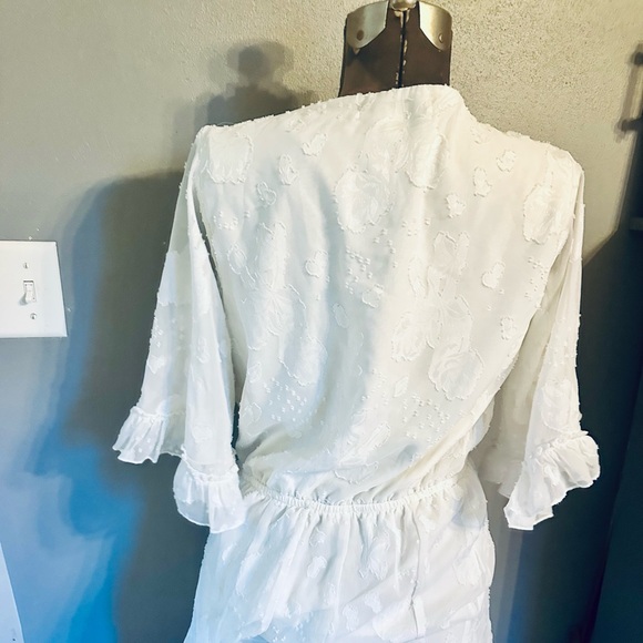 White Floral Tie Front Romper Ruffle Sleeve Lightweight Casual Cute - Picture 3 of 6